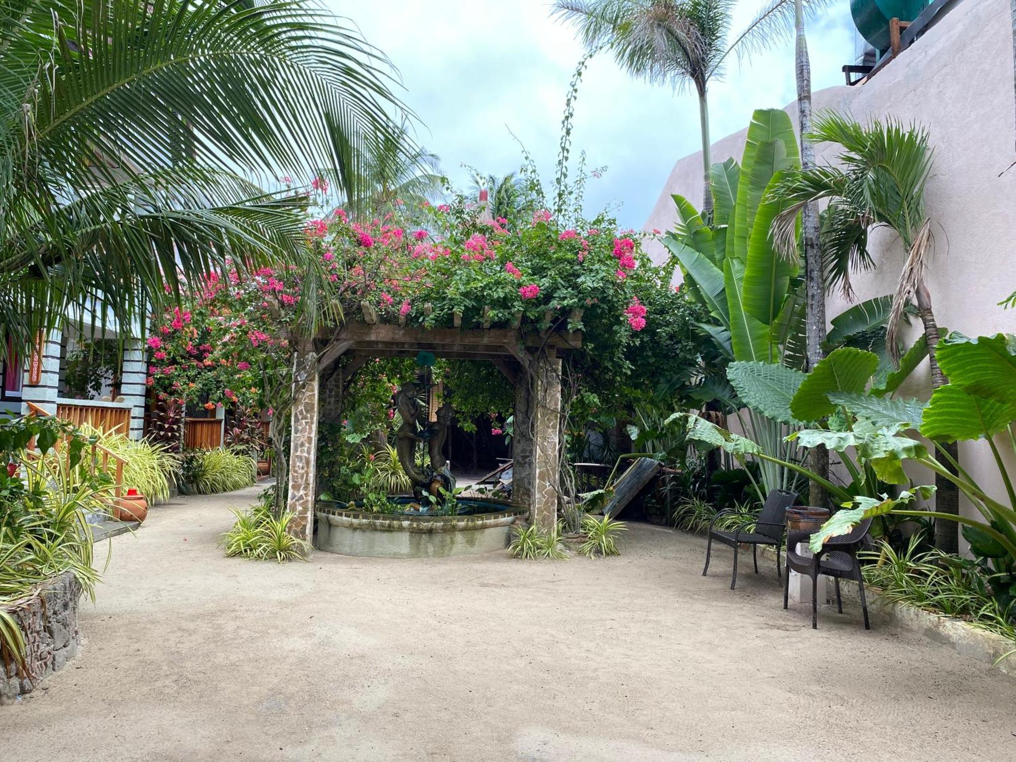 Nigi Nigi Too Beach Resort Balabag  Bagian luar foto