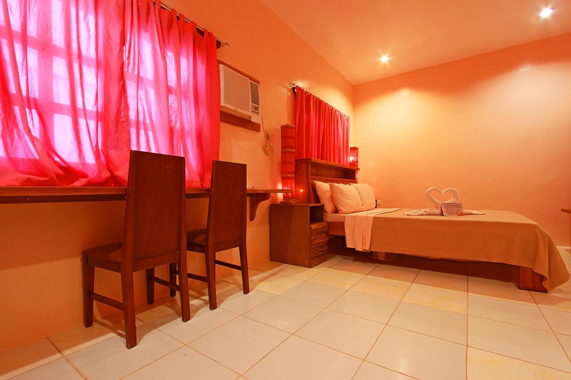 Nigi Nigi Too Beach Resort Balabag  Bagian luar foto